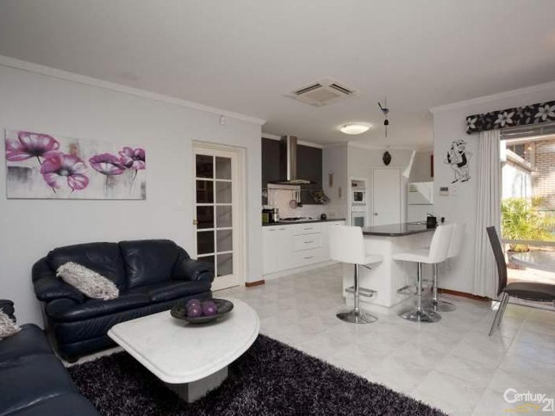 33 Parakeet Way, Coogee WA 6166
