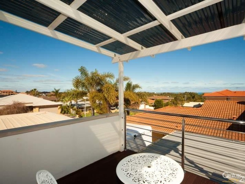 33 Parakeet Way, Coogee WA 6166