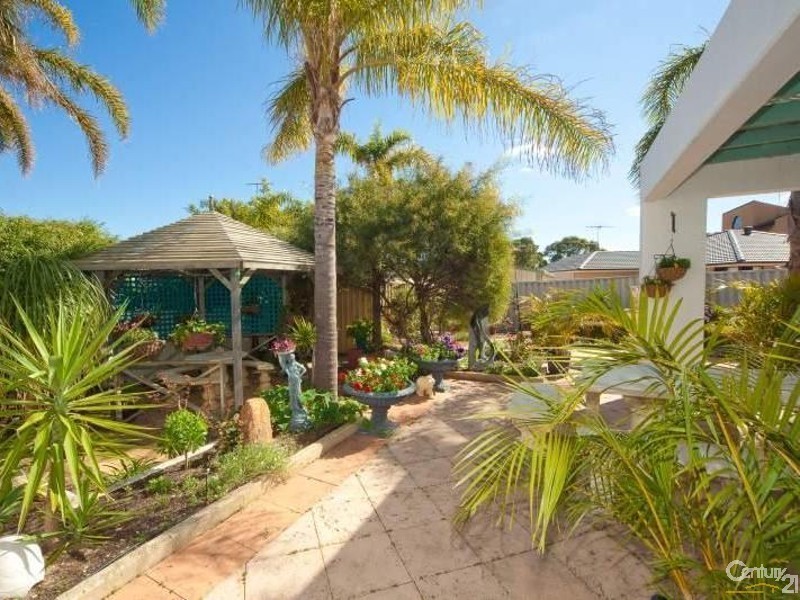33 Parakeet Way, Coogee WA 6166