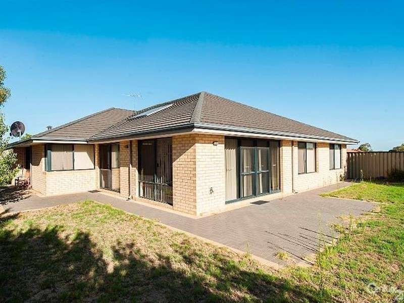 9 Moombaki Avenue, Bertram WA 6167