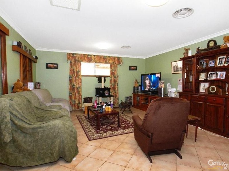 53 Lester Drive, Thornlie WA 6108