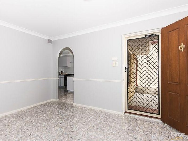 16 Selsdon Road, Camillo WA 6111