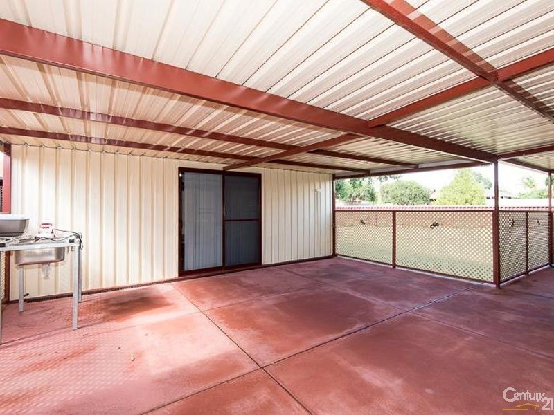 16 Selsdon Road, Camillo WA 6111