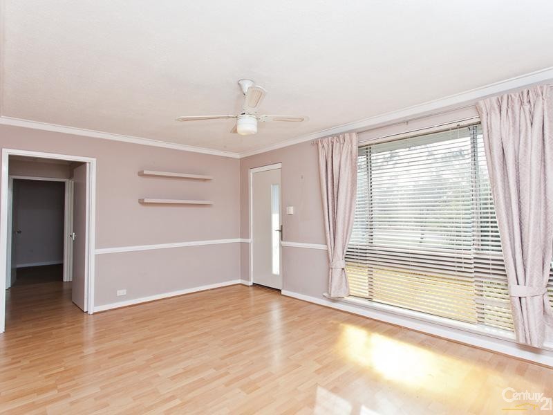 18 Oriole Way, Thornlie WA 6108