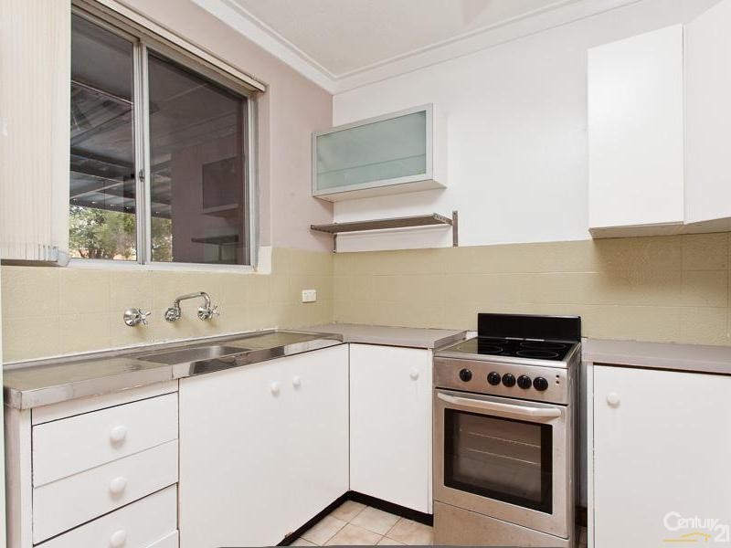 18 Oriole Way, Thornlie WA 6108