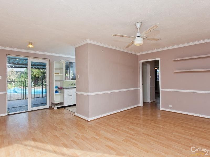 18 Oriole Way, Thornlie WA 6108