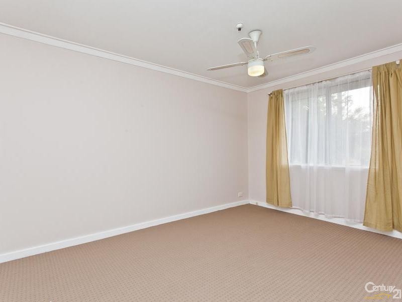 18 Oriole Way, Thornlie WA 6108