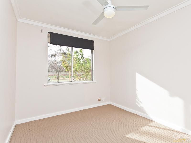 18 Oriole Way, Thornlie WA 6108