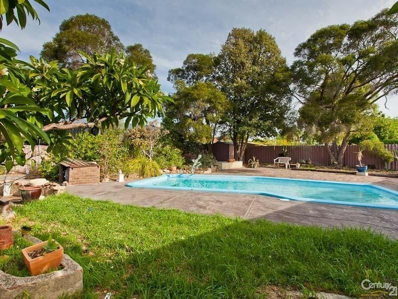 18 Oriole Way, Thornlie WA 6108