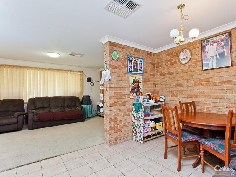 8 Petrel Court, Huntingdale WA 6110