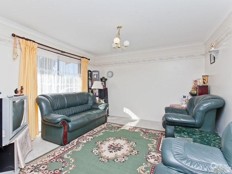 8 Petrel Court, Huntingdale WA 6110