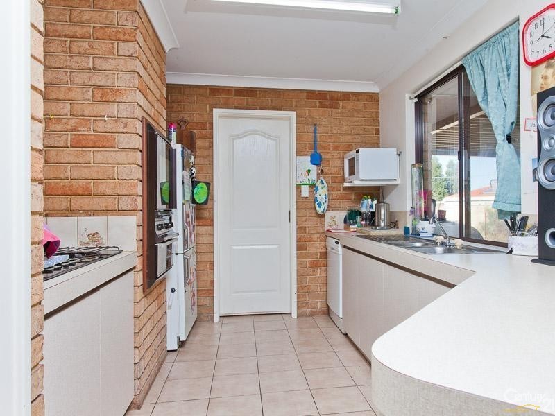 8 Petrel Court, Huntingdale WA 6110