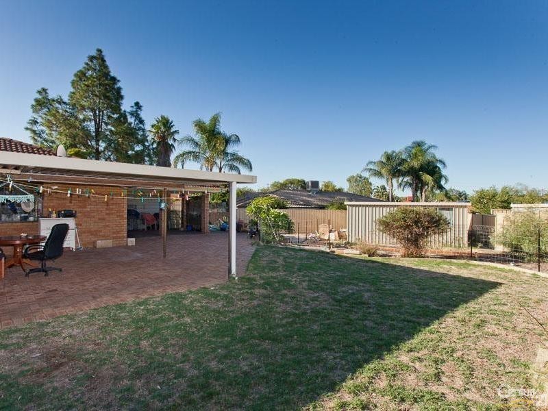 8 Petrel Court, Huntingdale WA 6110