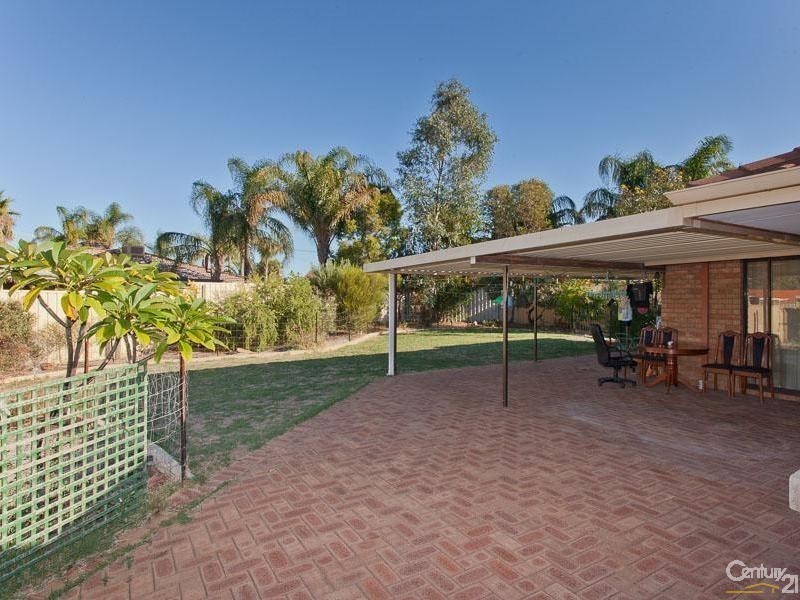 8 Petrel Court, Huntingdale WA 6110