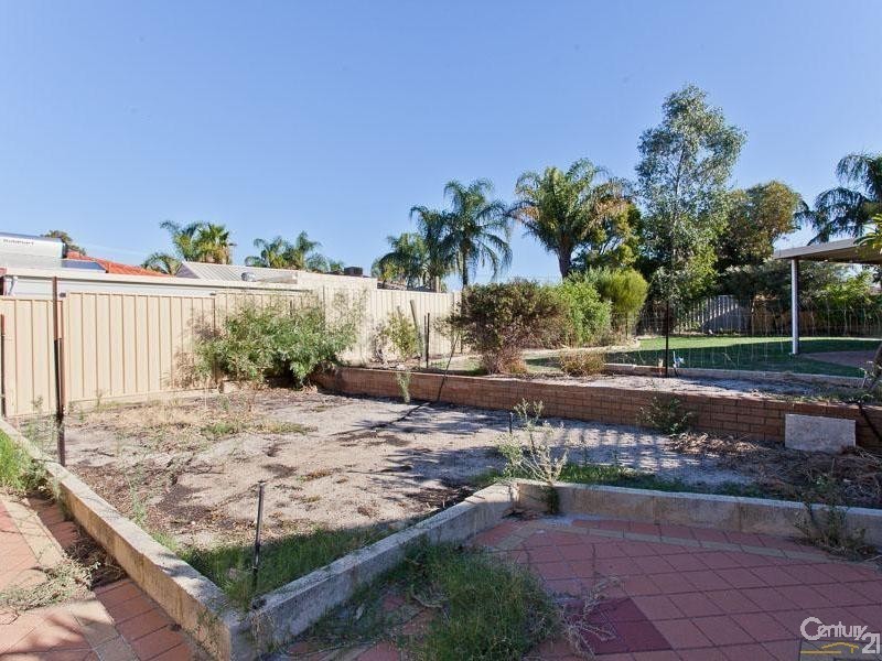 8 Petrel Court, Huntingdale WA 6110