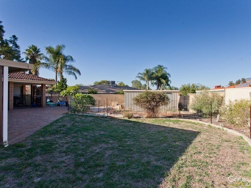 8 Petrel Court, Huntingdale WA 6110