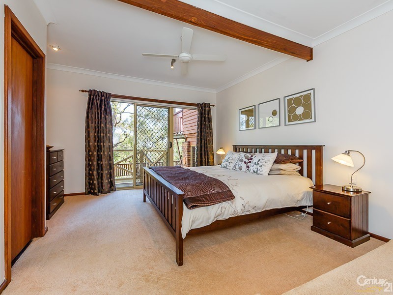 13 Mackie Road, Roleystone WA 6111