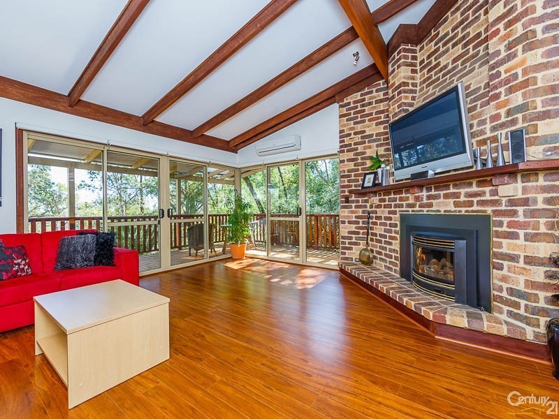 13 Mackie Road, Roleystone WA 6111