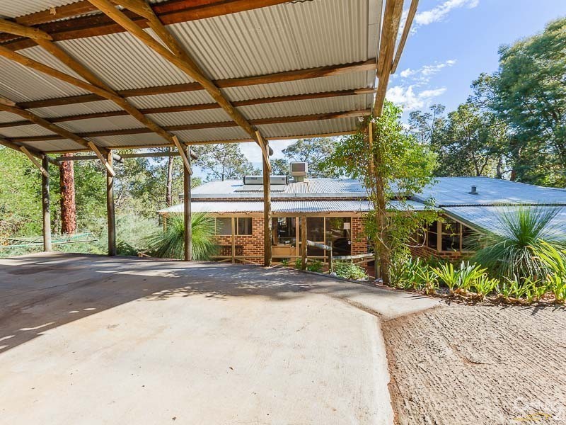 13 Mackie Road, Roleystone WA 6111