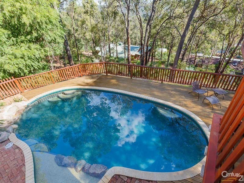 13 Mackie Road, Roleystone WA 6111