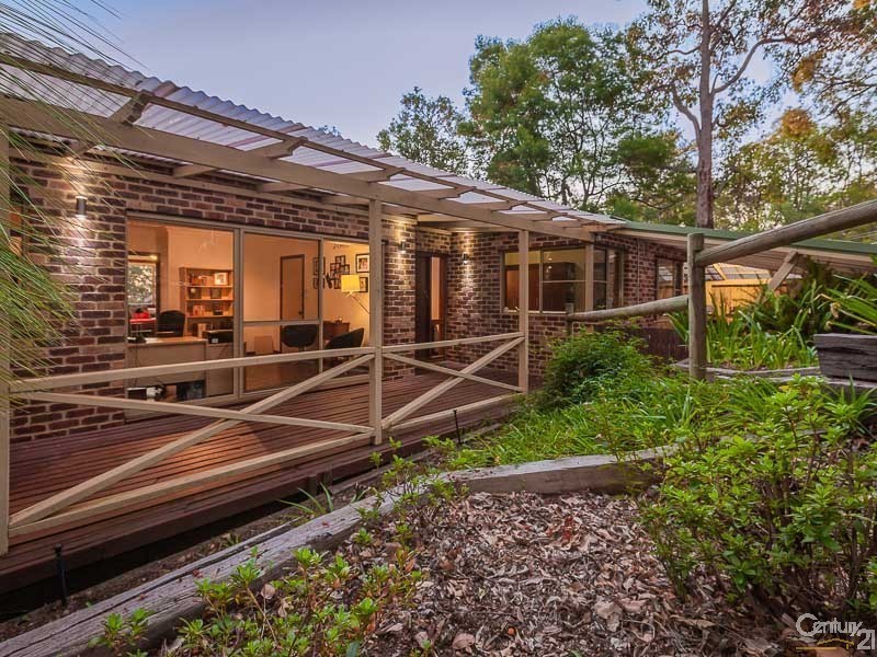 13 Mackie Road, Roleystone WA 6111