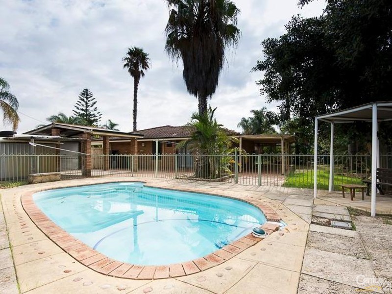 4 Melba Place, Thornlie WA 6108