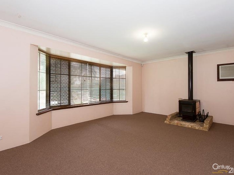 4 Melba Place, Thornlie WA 6108