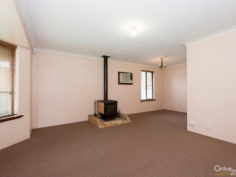 4 Melba Place, Thornlie WA 6108