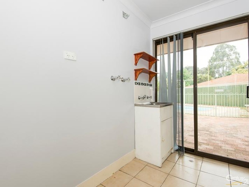 4 Melba Place, Thornlie WA 6108