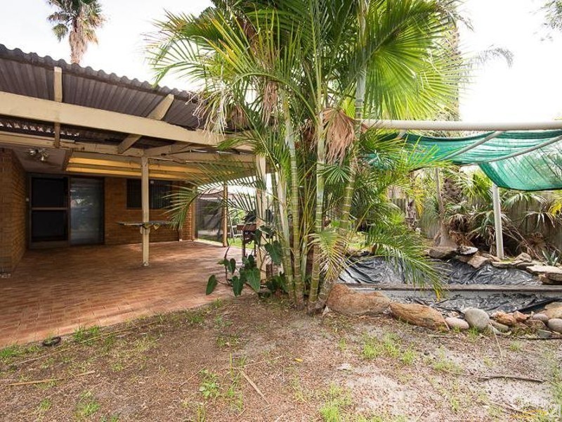 4 Melba Place, Thornlie WA 6108