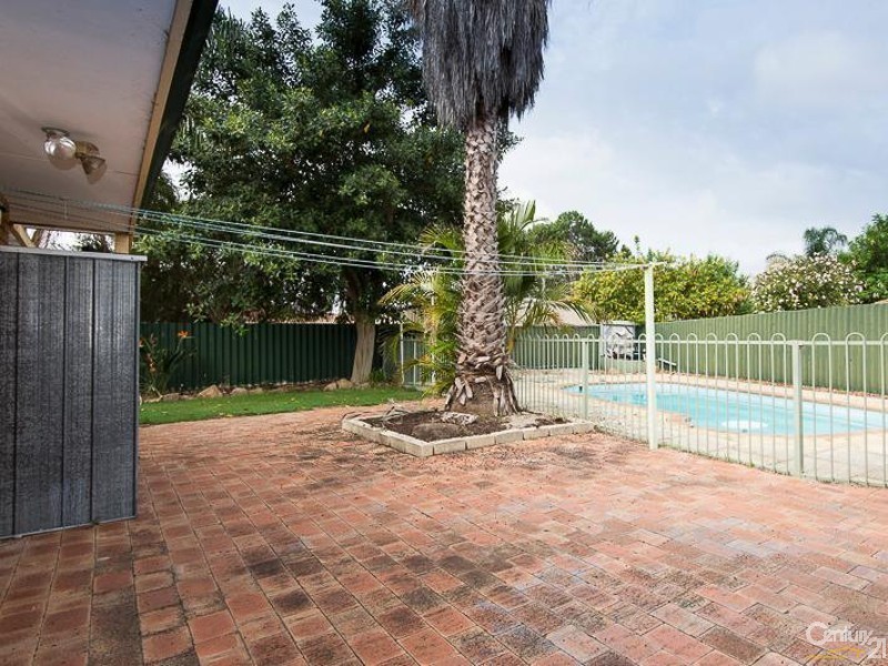 4 Melba Place, Thornlie WA 6108