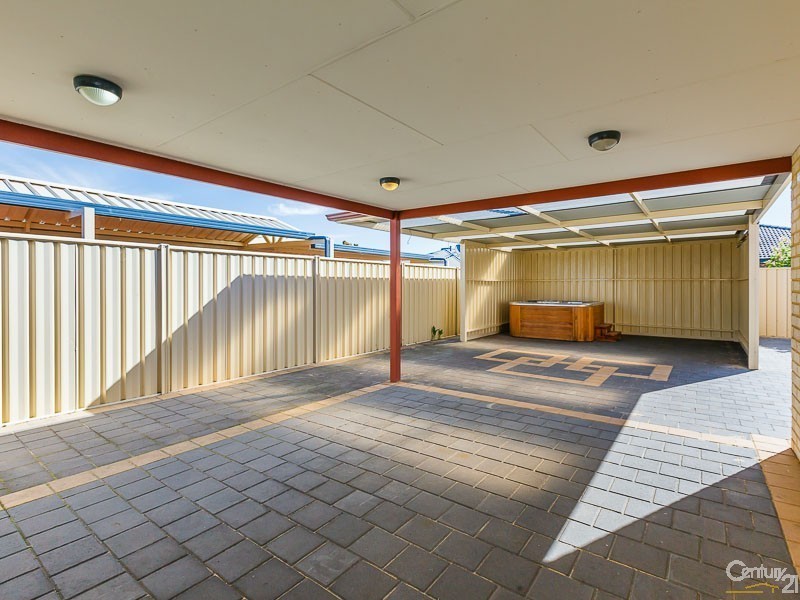 12 Levis Drive, Canning Vale WA 6155