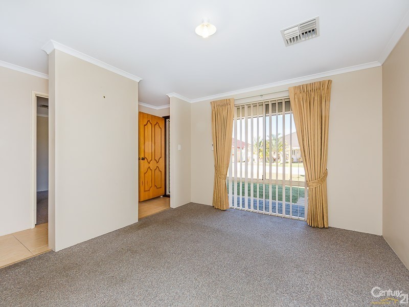12 Levis Drive, Canning Vale WA 6155