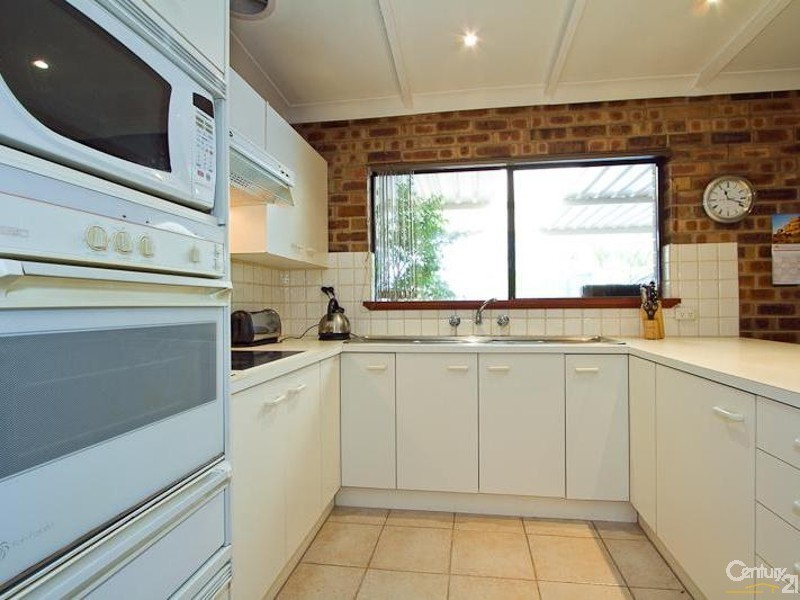 14 Hume Road, Thornlie WA 6108