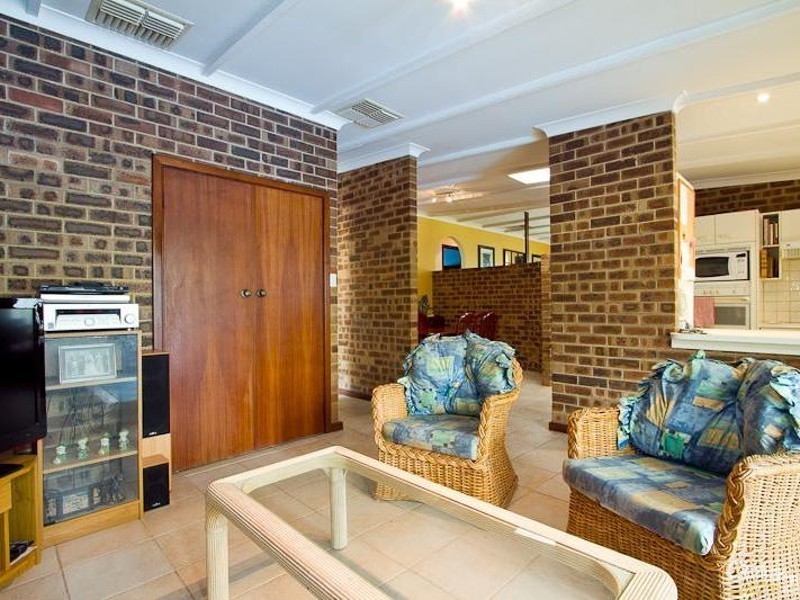 14 Hume Road, Thornlie WA 6108