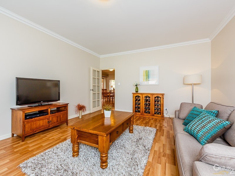 9 Calley Way, Canning Vale WA 6155