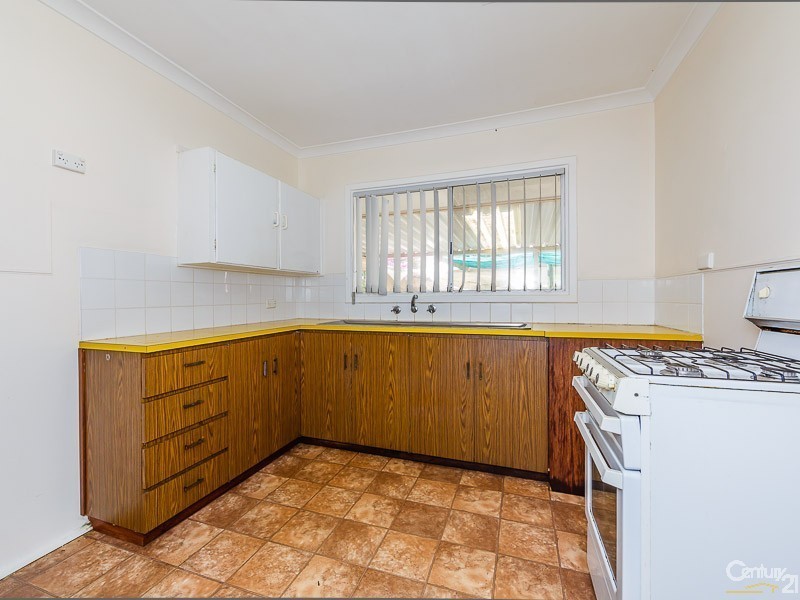 15 Broadley Place, Gosnells WA 6110