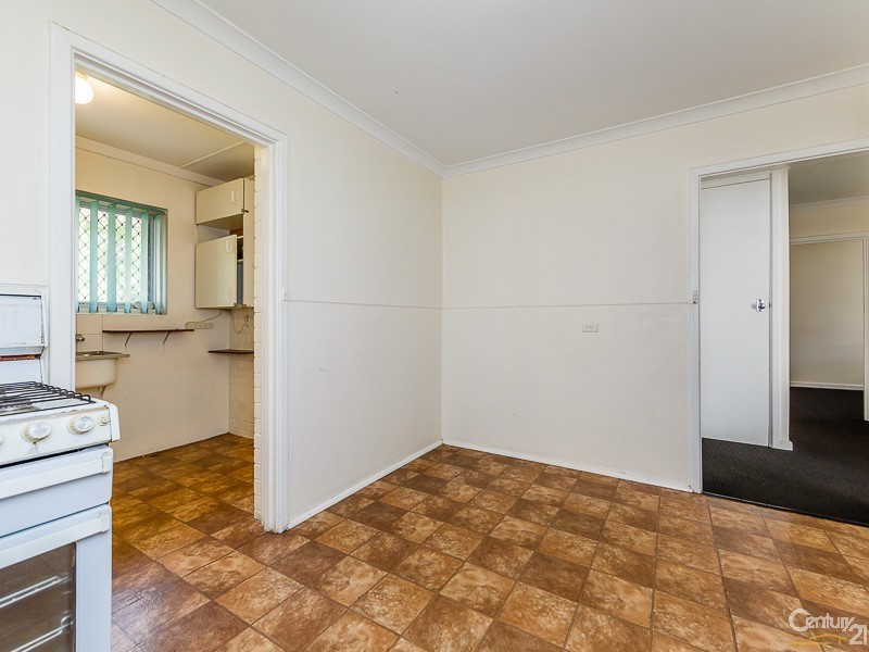 15 Broadley Place, Gosnells WA 6110