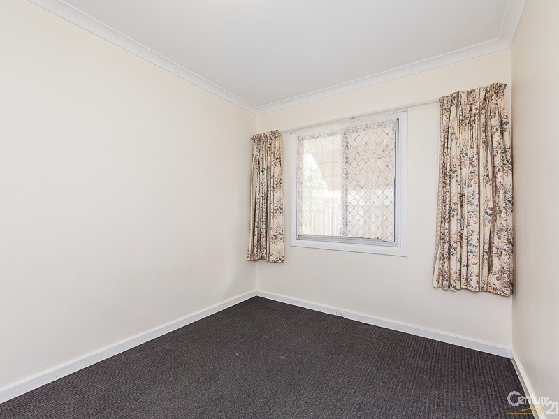 15 Broadley Place, Gosnells WA 6110