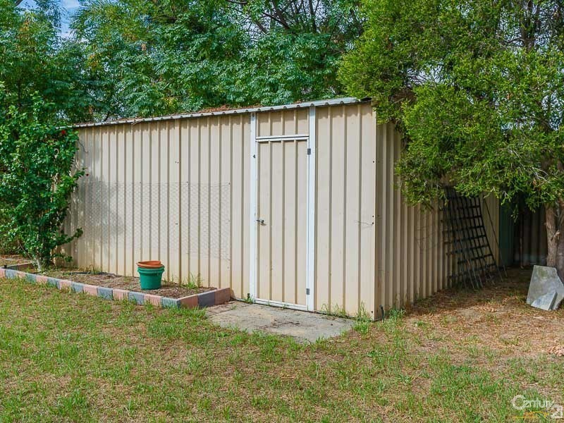 15 Broadley Place, Gosnells WA 6110