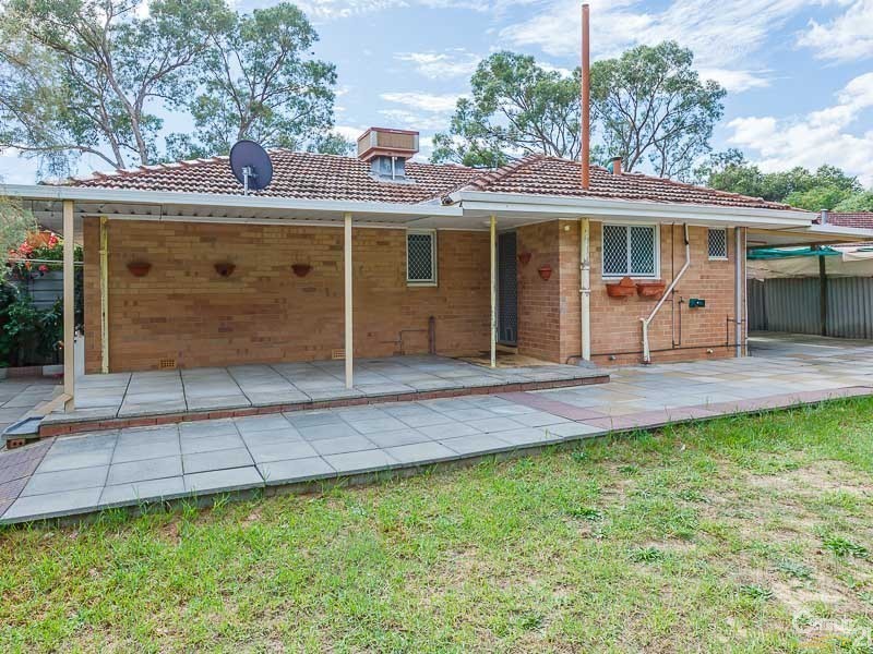15 Broadley Place, Gosnells WA 6110