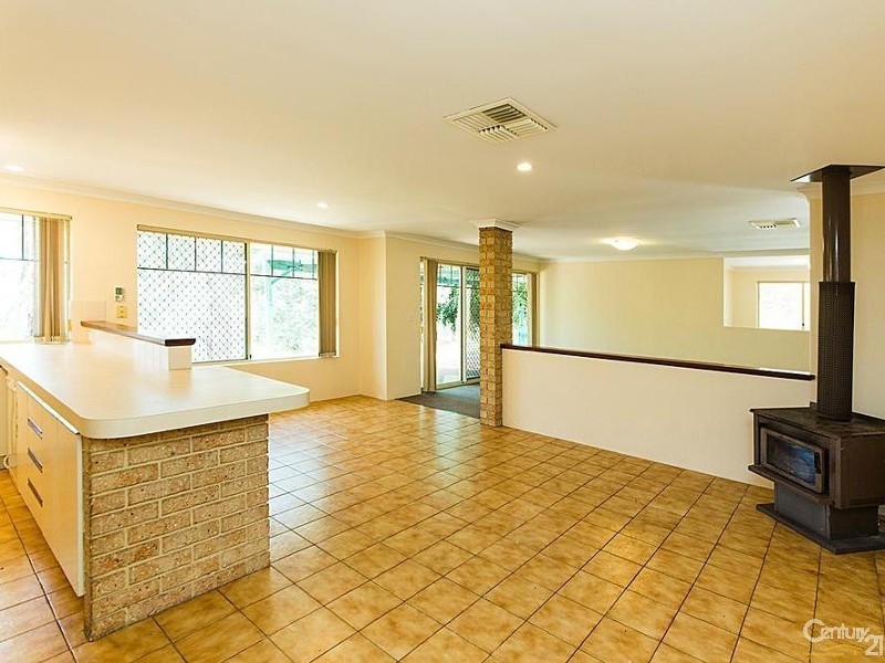 805 Gill Street, Mundaring WA 6073