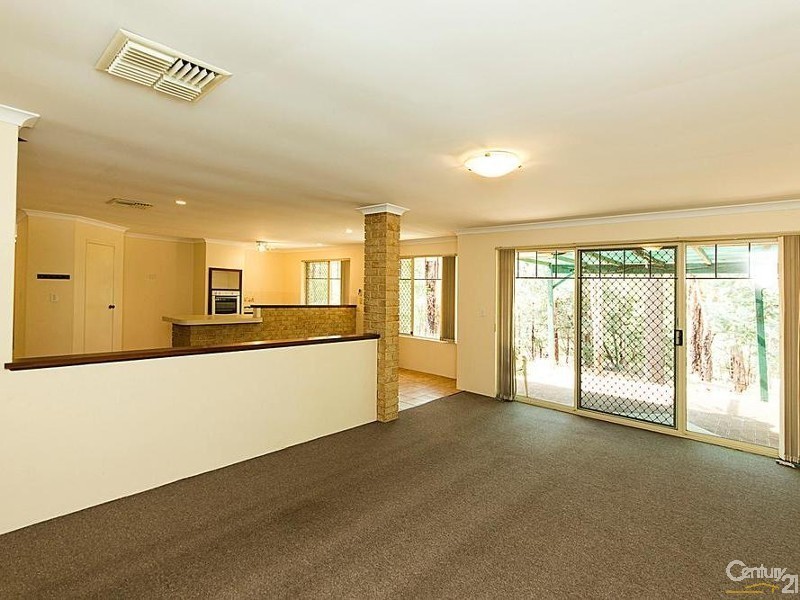 805 Gill Street, Mundaring WA 6073