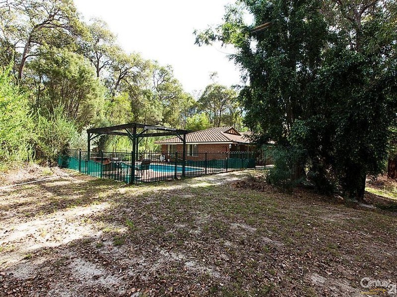 805 Gill Street, Mundaring WA 6073