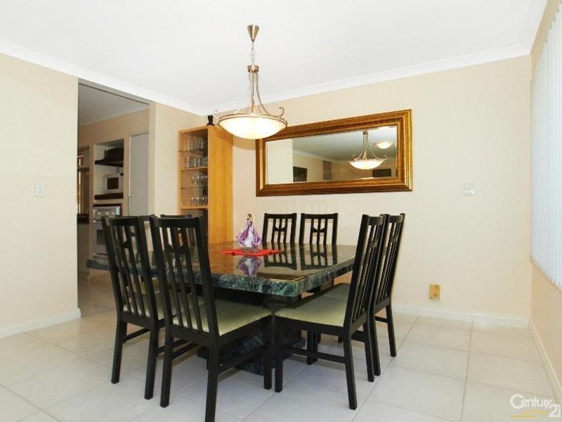 19 Treaty Oak Cove, Bibra Lake WA 6163