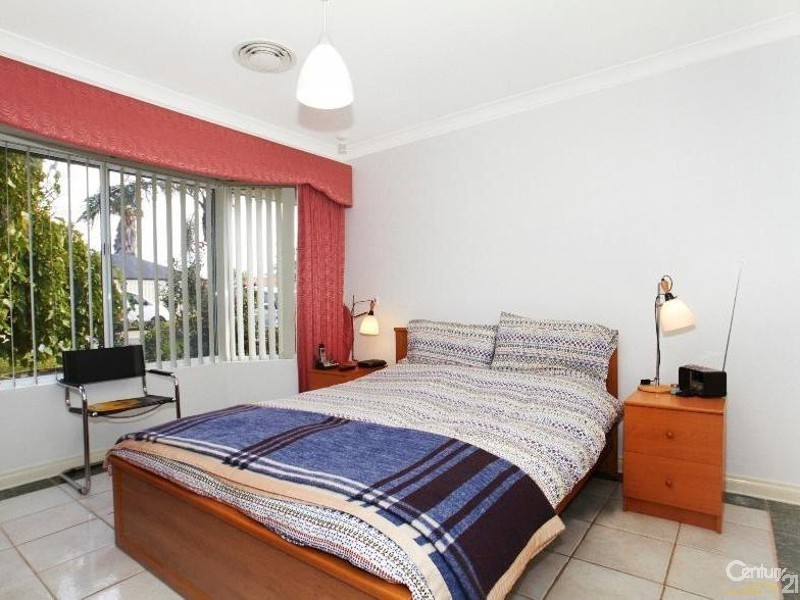 19 Treaty Oak Cove, Bibra Lake WA 6163