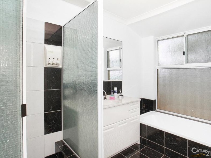 19 Treaty Oak Cove, Bibra Lake WA 6163