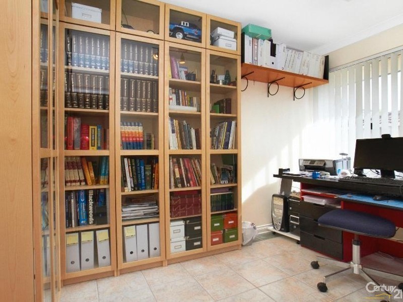 19 Treaty Oak Cove, Bibra Lake WA 6163