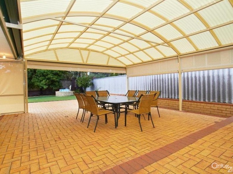 19 Treaty Oak Cove, Bibra Lake WA 6163