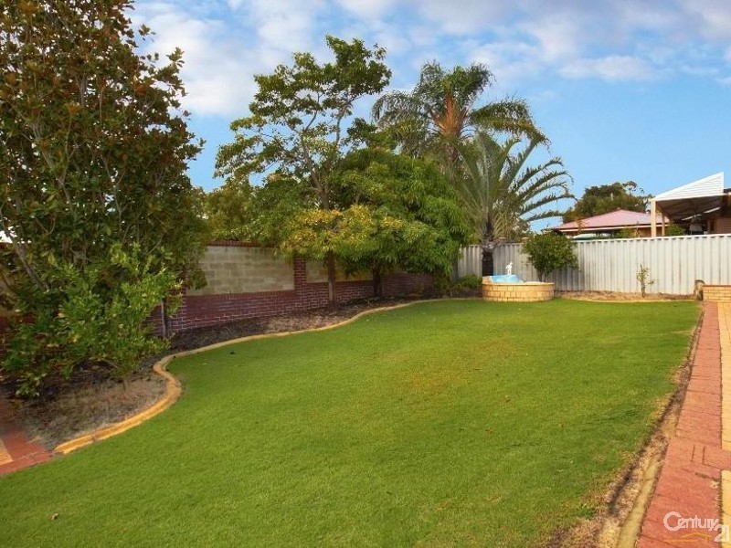 19 Treaty Oak Cove, Bibra Lake WA 6163